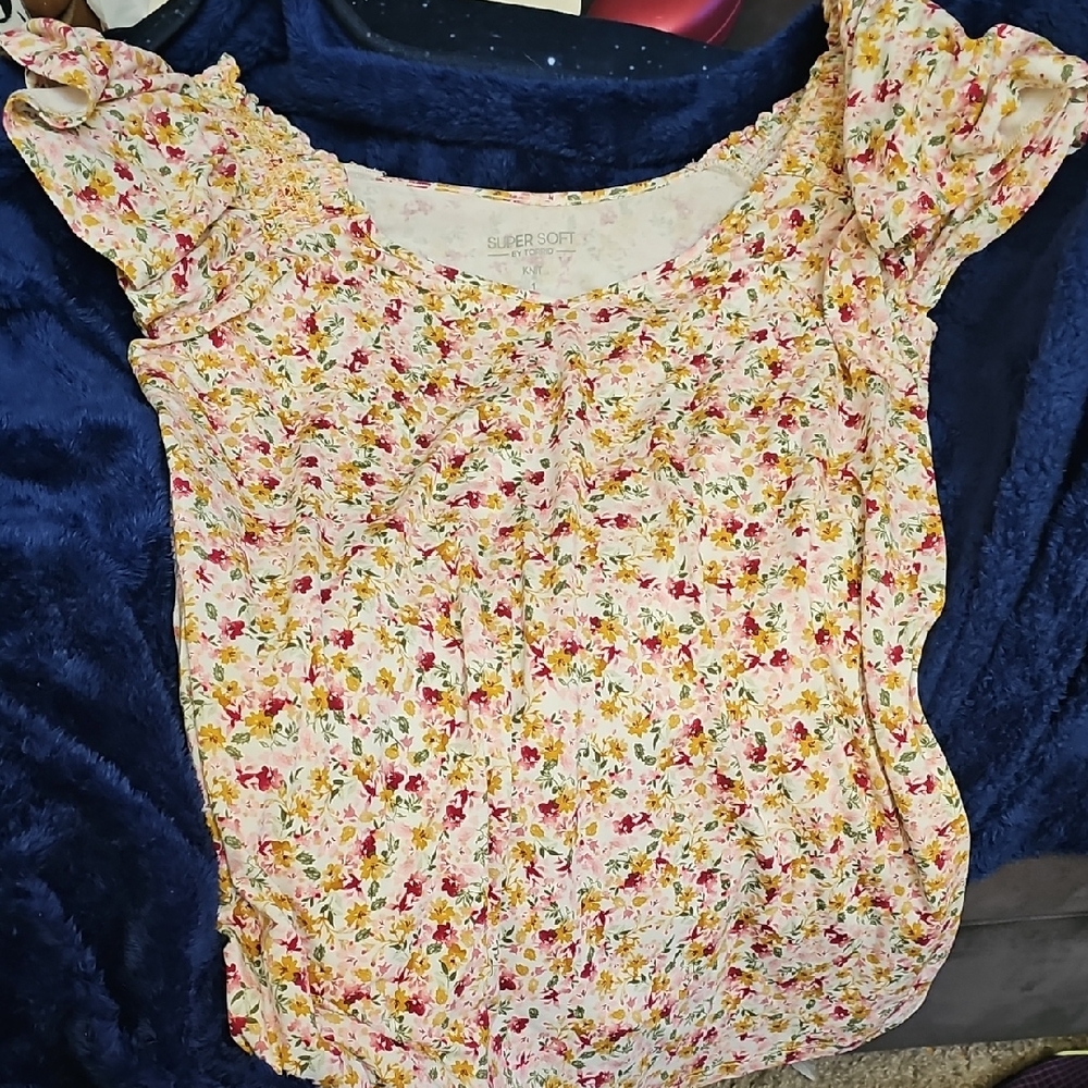 Torrid Size 1 Floral Ruffle Sleeve Top